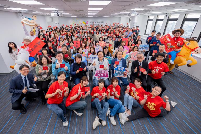 張市長率市府團隊辭歲 祝市民及同仁「馬載祿厚」福氣滿滿 5 20260213195034 5d1b640b