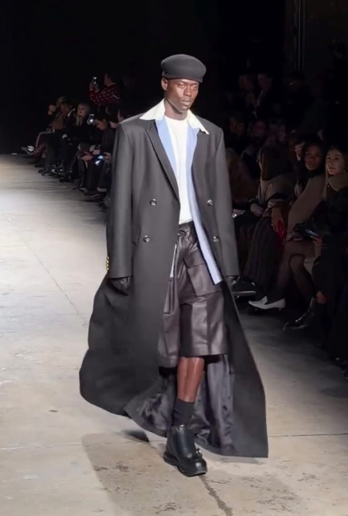 S 8380429 0 690x1024 1