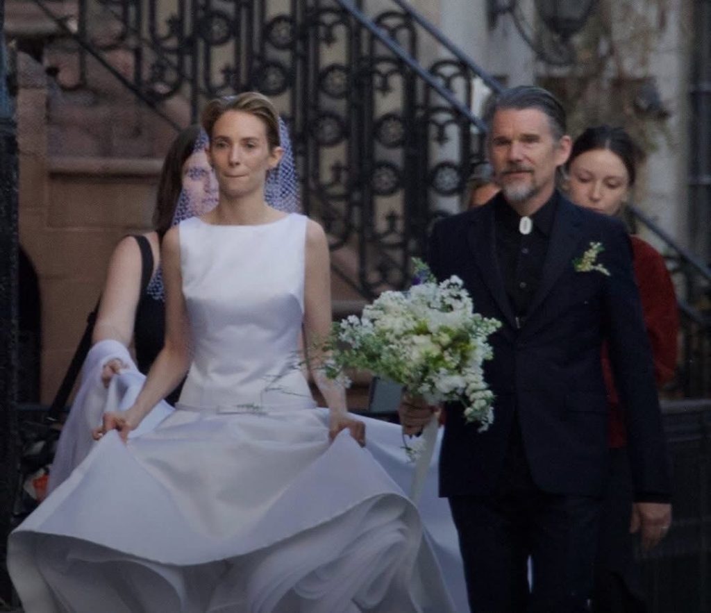 《怪奇物語》羅賓大婚:瑪雅霍克與歌手克里斯汀情人節紐約完婚 5 1771290056487 1024x883 1