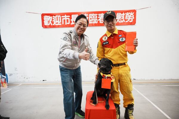 春節慰勞內壢分隊消防同仁 張善政:感謝堅守崗位守護市民安全 10 f 29331500 1