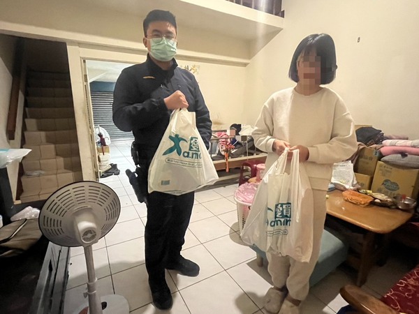 楊梅警春節急難紓困送溫暖 關懷弱勢族群 3 f 29332541 1