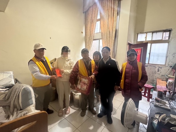 楊梅警春節急難紓困送溫暖 關懷弱勢族群 4 f 29332540 1