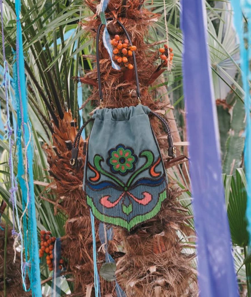 Screenshot - 報新聞 Mega News ETRO Kalispera Bag00001 867x1024 1