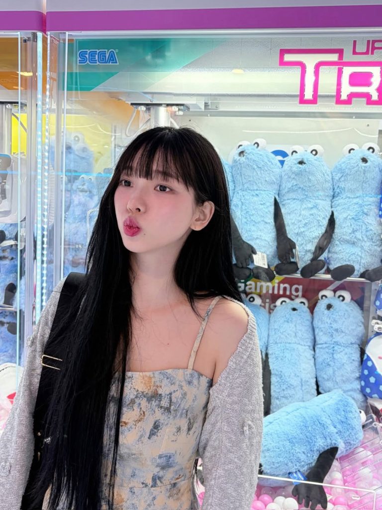 S 8880146 0 768x1024 1