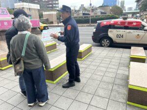 馬年新春不 馬 虎 中正一警進駐新光三越 宣導 酒後不上馬 識詐守荷包 8 %E5%9B%9B 31 300x225 1