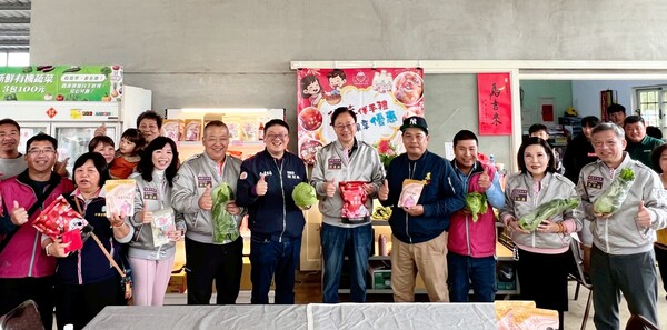 張市長赴果園走春採草莓 邀民眾體驗桃園在地農業魅力 5 f 29335077 1