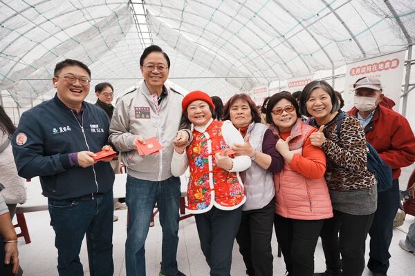 張市長赴果園走春採草莓 邀民眾體驗桃園在地農業魅力 7 f 29335079 1