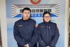 寒冬送暖 八旬嬤忘帶鑰匙受凍街頭 士林警溫情守護 4 MEITU 20260221 123746385 300x200 1