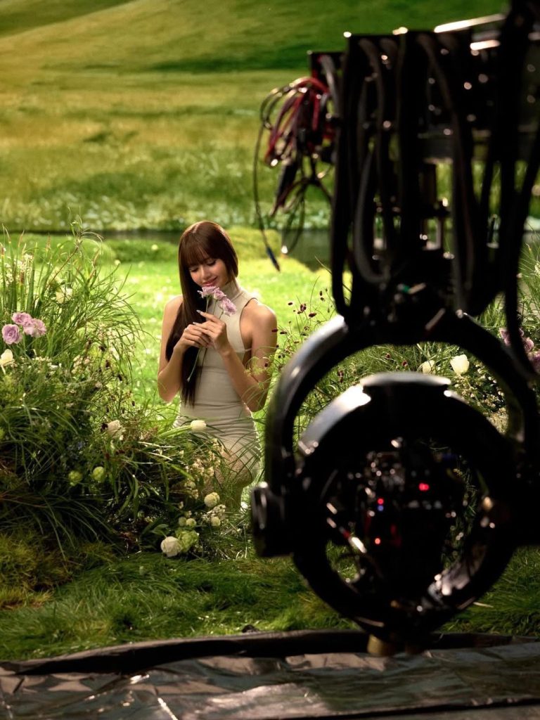 S 9019399 0 768x1024 1