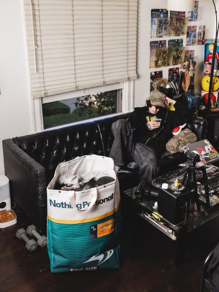 S 9019405 0 768x1024 1