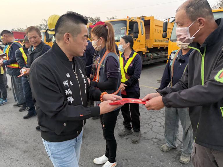 溪湖鎮長何炳樺今在開工第一天 慰問勞苦功高的清潔隊員 4 20260221165440 3f73f8be