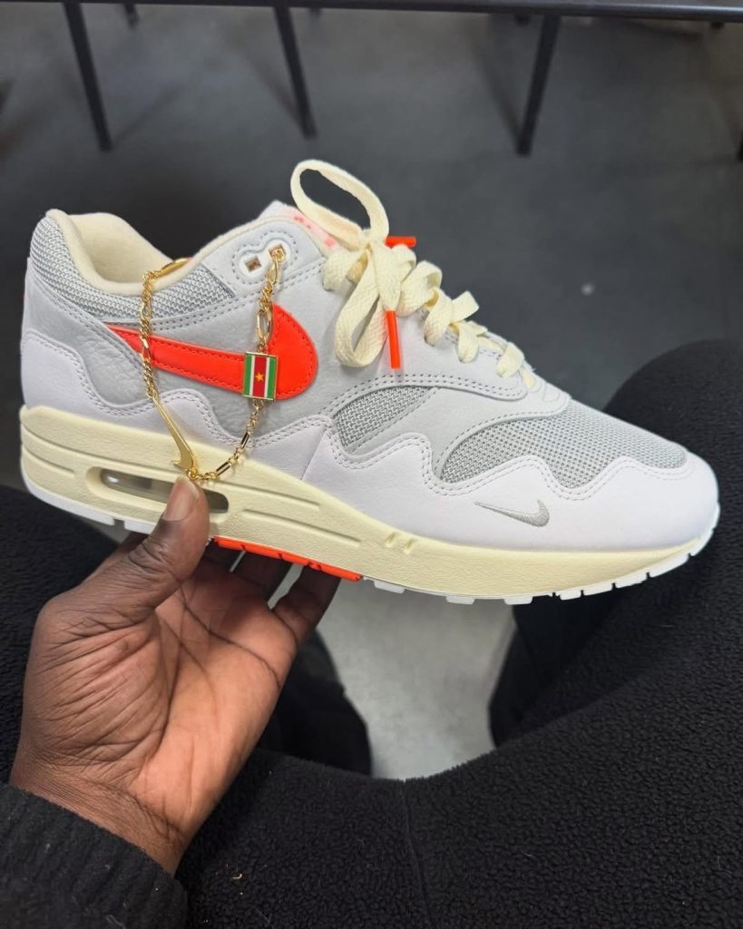 S 9076765 0 819x1024 1