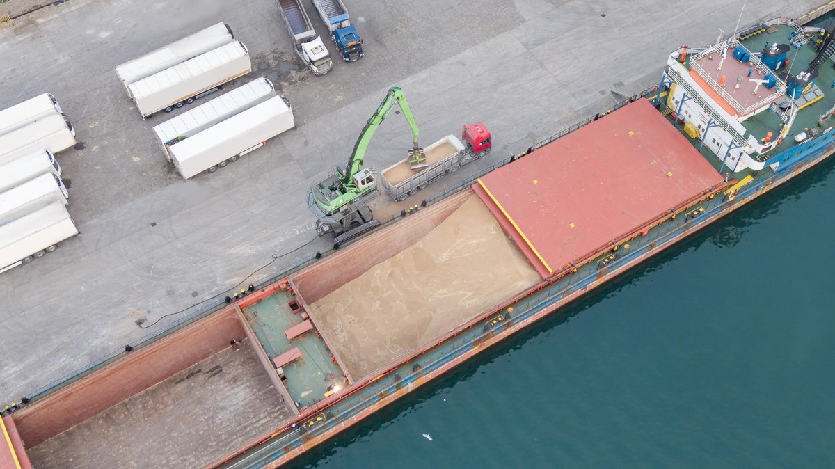 af352ff3 c3e6 46c0 a4fb 762216d75d54