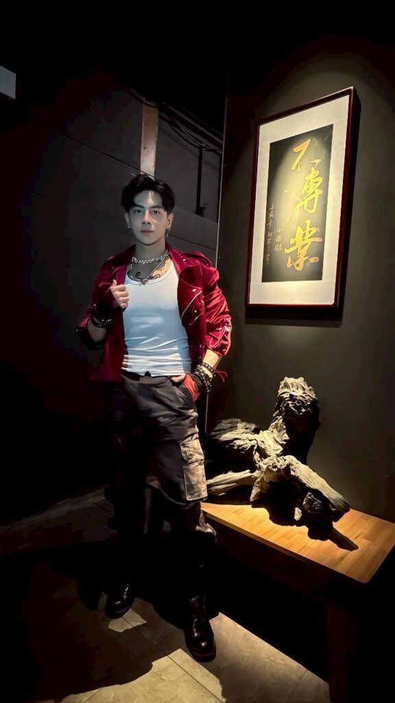 S 238403597 576x1024 1