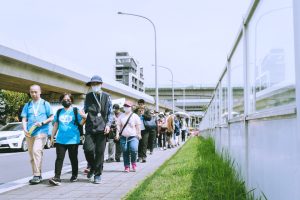 %E5%BF%83%E8%B7%AF%E5%A5%BD%E5%A4%A9%E5%A4%A9%E9%BD%8A%E6%AD%A5%E8%B5%B0%E5%81%A5%E8%B5%B0%E6%B4%BB%E5%8B%95%E7%8F%BE%E5%A0%B4%E6%B0%91%E7%9C%BE%E8%88%87%E9%9A%9C%E7%A4%99%E8%80%85%E5%AE%B6%E5%BA%AD%E4%B8%80%E5%90%8C%E8%B5%B0%E5%90%91%E6%88%B6%E5%A4%96%E5%9C%A8%E8%A1%8C%E8%B5%B0%E4%B8%AD%E7%B4%AF%E7%A9%8D%E6%94%AF%E6%8C%81%E8%88%87%E5%BE%AE%E7%AC%91%E5%9C%96%E5%BF%83%E8%B7%AF%E5%9F%BA%E9%87%91%E6%9C%83 Fotor 300x200 1