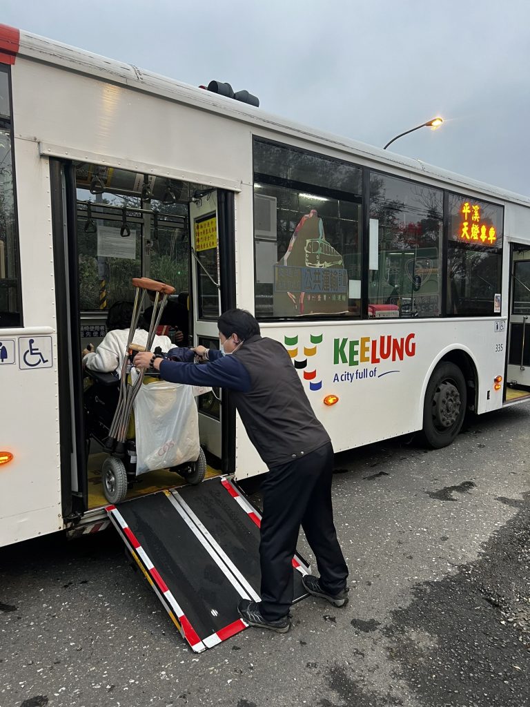 S 512909342 768x1024 1