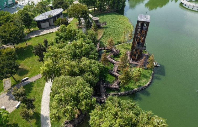 02 %E6%B9%A7%E6%B3%89%E5%85%AC%E5%9C%92 %E7%B3%96%E5%BB%A0%E6%AD%B2%E6%9C%88 %E6%B9%A7%E6%B3%89%E5%86%8D%E7%94%9F %E7%8D%B2%E5%BE%97%E6%96%87%E5%8C%96%E8%88%87%E9%83%BD%E5%B8%82%E6%99%AF%E8%A7%80%E9%A1%9E %E5%84%AA%E8%B3%AA%E7%8D%8E