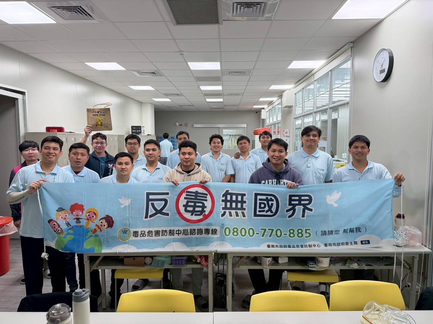 南警交大前進柳營工業區 提醒無照罰很大! 駕車不分心 10 1900514 0