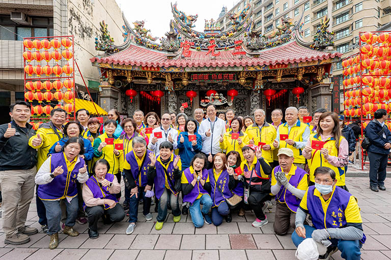 張市長赴八德霄裡玉元宮、三元宮參香 祈願桃園昌隆發展 2 20260225194615 250d4fb6