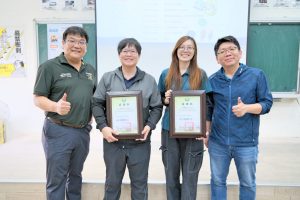 百大青農的下一站:你,也可以是青農練習生! 青年產業經營分享暨經驗傳承活動挺進西螺農工職校 18 %E5%9C%96%E4%B8%89%E9%9B%B2%E6%9E%97%E7%B8%A3%E6%94%BF%E5%BA%9C%E8%BE%B2%E6%A5%AD%E8%99%95%E8%94%A1%E8%80%BF%E5%AE%87%E5%89%AF%E8%99%95%E9%95%B7%E8%88%87%E8%A5%BF%E8%9E%BA%E8%BE%B2%E5%B7%A5%E8%94%A1%E6%98%8E%E5%8B%B3%E5%AF%A6%E7%BF%92%E4%B8%BB%E4%BB%BB%E5%8F%8A%E5%85%A9%E4%BD%8D%E9%9D%92%E8%BE%B2%E8%AC%9B%E8%80%85%E5%90%88%E5%BD%B1%E5%B1%95%E7%8F%BE%E7%94%A2%E5%AD%B8%E6%94%9C%E6%89%8B%E5%9F%B9%E8%82%B2%E9%9D%92%E5%B9%B4%E8%BE%B2%E6%A5%AD%E4%BA%BA%E6%89%8D%E7%9A%84%E6%B1%BA%E5%BF%83 Fotor 300x200 1