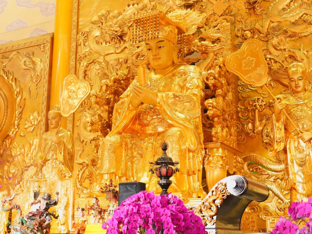 明華園龍井三陽玉府天宮熱力開演慶天公生 鄭照新贈匾「昊天開泰」肯定廟方護佑地方 11 %E9%BE%8D%E4%BA%95%E4%B8%89%E9%99%BD%E7%8E%89%E5%BA%9C%E5%A4%A9%E5%AE%AE%E6%AD%A3%E6%AE%BF%E5%85%A7%E6%9C%89%E5%85%A8%E5%8F%B0%E6%9C%80%E5%A4%A7%E5%B0%8A%E7%9A%84%E7%8E%89%E7%9A%87%E5%A4%A7%E5%B8%9D%E5%83%8F %E9%AB%98%E9%81%94%E5%85%A9%E5%B1%A4%E6%A8%93 %E9%87%8D%E7%B4%8415%E5%85%AC%E5%99%B8 1024x769 1