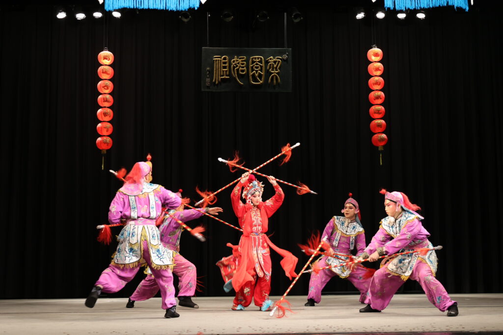 國立台灣戲曲學院新春開臺大典 京劇團年度演出正式啟動! 5 %E6%90%96%E9%8C%A2%E5%AF%B6%E6%A8%B9%E4%B9%8B%E6%89%93%E5%87%BA%E6%89%8B%E7%92%B0%E7%AF%80 1024x683 1