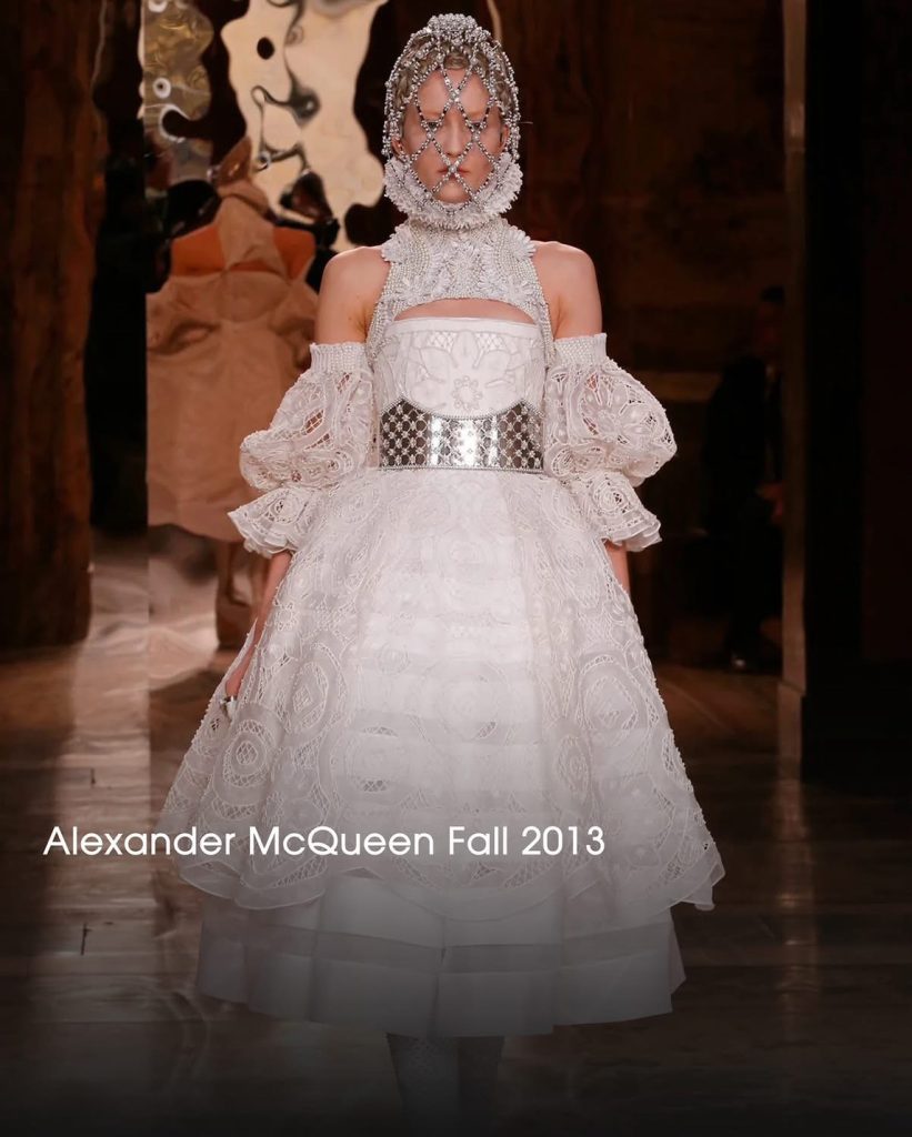 Met Gala 2026:時尚即藝術,身體作畫布 8 S 9412621 0 821x1024 1