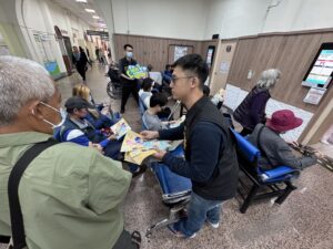 基警前進醫療院所強化識詐宣導 提升年長者防詐免疫力 8 1772090729591 300x225 1