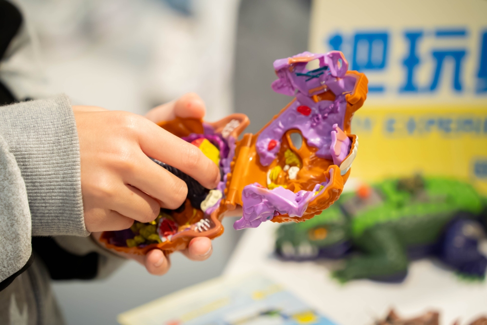 微縮宇宙震撼開幕!PeariA 懷舊玩具特展登陸桃園,直擊開發秘辛與新作預告 6 03PeariA %E6%87%B7%E8%88%8A%E7%8E%A9%E5%85%B7%E7%89%B9%E5%B1%95%E7%99%BB%E9%99%B8%E6%A1%83%E5%9C%92%E7%9B%B4%E6%93%8A%E9%96%8B%E7%99%BC%E7%A7%98%E8%BE%9B%E8%88%87%E6%96%B0%E4%BD%9C%E9%A0%90%E5%91%8A