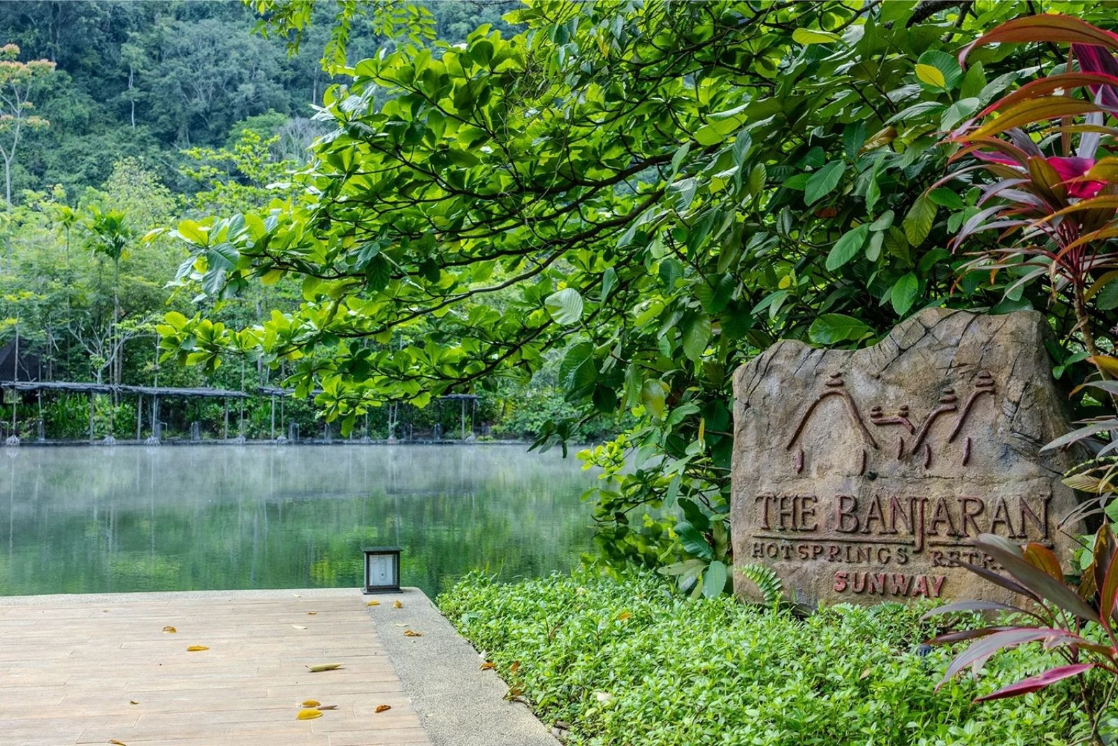 三大熱帶雨林推薦 世界遺產生態探險 5 %E7%8F%AD%E5%8A%A0%E8%97%8D%E6%BA%AB%E6%B3%89%E9%9D%9C%E5%B1%85%E7%82%BA%E9%9B%A8%E6%9E%97%E7%92%B0%E7%B9%9E%E4%B8%BB%E6%89%93%E5%9B%9E%E6%AD%B8%E8%87%AA%E7%84%B6%E7%82%BA%E8%BA%AB%E5%BF%83%E5%85%85%E9%9B%BB%E7%9A%84%E7%99%82%E7%99%92%E5%BA%A6%E5%81%87%E9%AB%94%E9%A9%97%E5%9C%96%E7%89%87%E4%BE%86%E6%BA%90%E9%A6%AC%E4%BE%86%E8%A5%BF%E4%BA%9E%E8%A7%80%E5%85%89%E5%B1%80