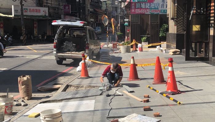 《圖說》新北市115年度公寓大廈共用部分維護修繕補助執行計畫開跑，即日起受理申請，單一社區最高可獲得20萬元補助。〈工務局提供〉