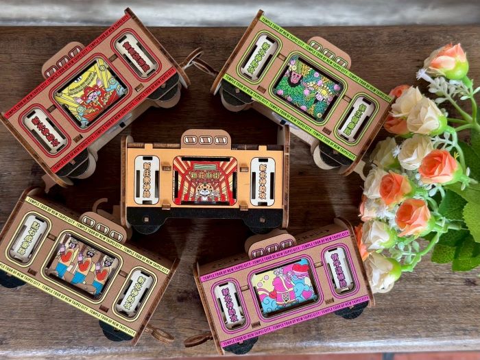 《圖說》民政局特別加碼製作送出廣受好評的「祈福列車」文創品限量600份，祝福民眾好運滿滿。〈民政局提供〉。