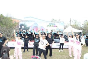 %E5%9C%96%E7%89%878 %E6%9C%89%E6%9C%9D%E4%B8%80%E6%97%A5%E5%8D%8A%E4%B8%96%E7%B4%80%E5%A5%B3%E5%9C%98%E8%88%9E%E8%B9%88%E8%A1%A8%E6%BC%94 300x200 1 1