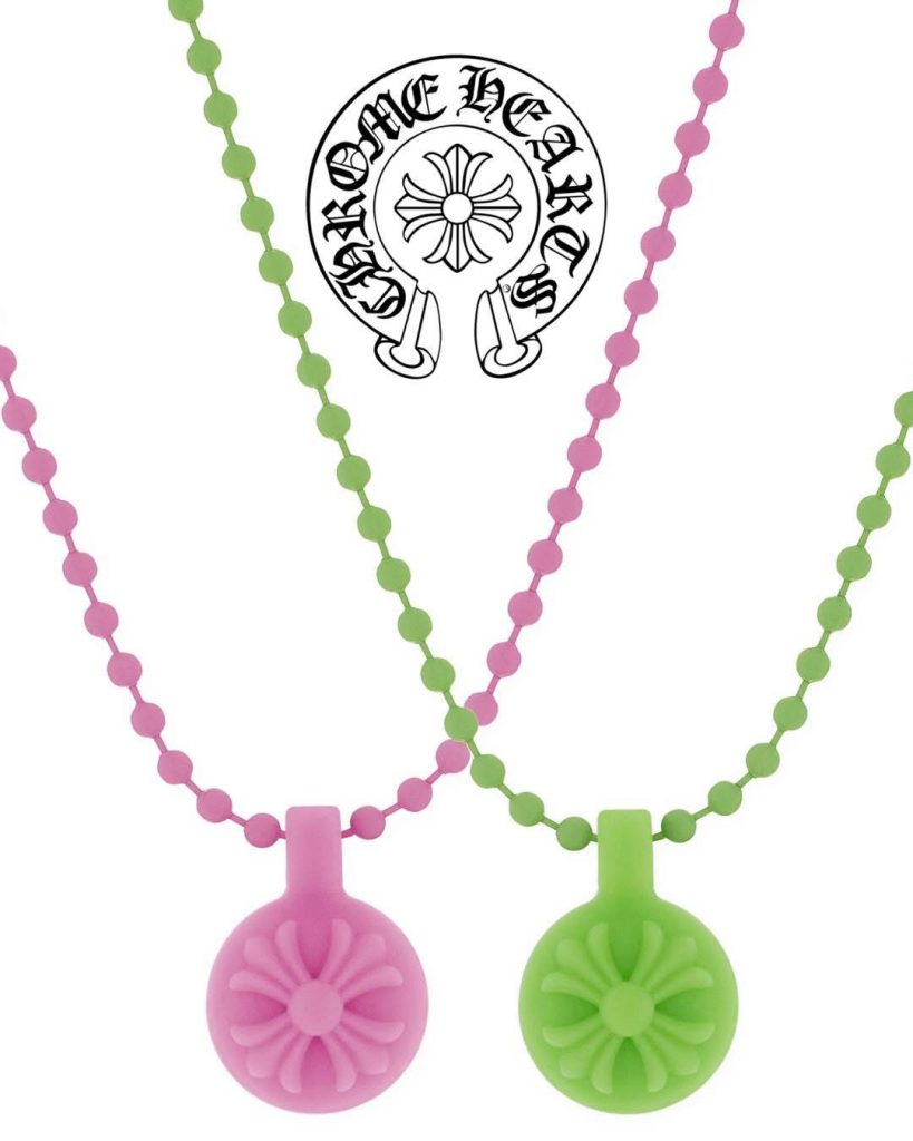 矽膠美學的靈魂救贖:Chrome Hearts 「Silichrome」十字球吊飾鏈 5 S 9625639 0 819x1024 1