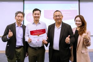 %E5%9C%961%E6%9D%B1%E5%85%83%E7%B6%9C%E5%90%88%E9%86%AB%E9%99%A2%E6%80%A5%E8%A8%BA%E7%A7%91%E6%80%A5%E6%95%91%E9%86%AB%E5%AD%B8%E6%95%99%E8%82%B2%E4%B8%AD%E5%BF%83%E7%B0%A1%E6%8C%AF%E5%AE%87%E4%B8%BB%E4%BB%BB%E5%B7%A6%E4%BA%8C%E6%A6%AE%E7%8D%B2%E7%BE%8E%E5%9C%8B%E5%BF%83%E8%87%9F%E5%8D%94%E6%9C%83American Fotor 300x200 1