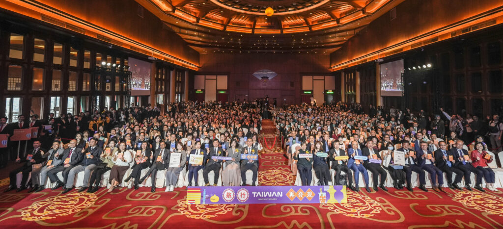 台南之光!陳仁昌榮膺「台灣觀光金獎」殊榮,帶領井仔腳瓦盤鹽田以永續旅遊驚艷國際! 11 603319106330689811 1024x467 1