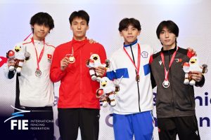 %E9%9D%92%E5%B9%B4%E7%94%B7%E5%AD%90%E9%8A%B3%E5%8A%8D%E9%8A%85%E7%89%8C%E9%99%B3%E7%A7%89%E6%BF%AC%E5%8F%B32 %E9%A0%92%E7%8D%8E%E5%90%88%E5%BD%B1 Fotor 300x200 1