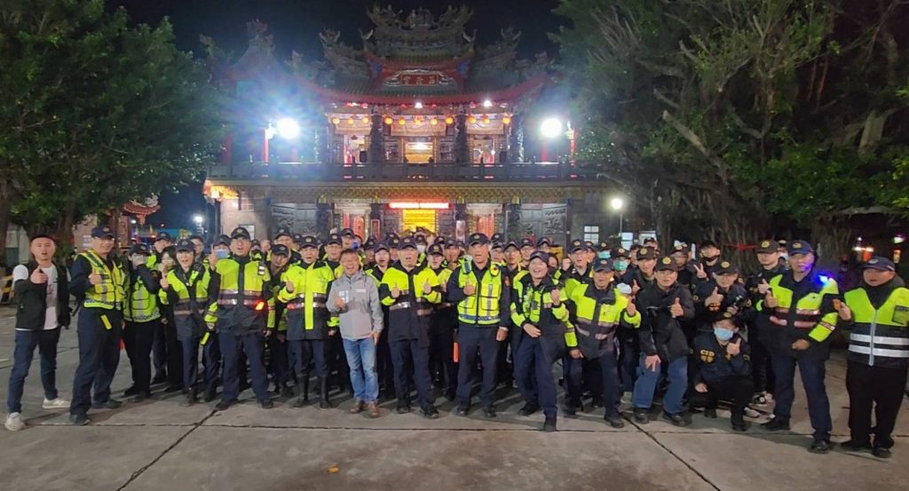 玉清宮祈福遶境熱鬧登場 關山警全程守護 4 S 516325381 1024x553 1