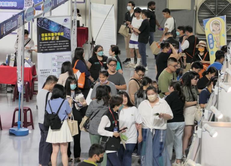 萬職集結、夢想啟航!「2026 桃竹苗 OpenHouse就業博覽會」3/14 陽明交大熱力開跑:從研發工程師到遊戲企劃,萬名職缺跨界招手! 6 20260304142332 bb6c6a6c
