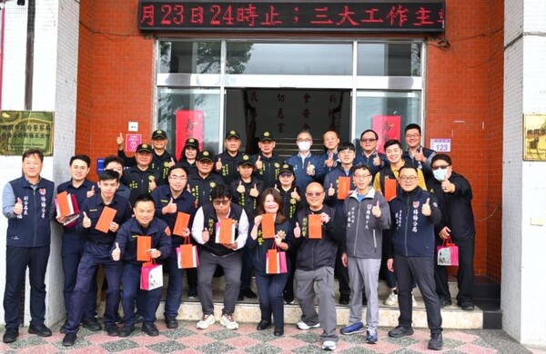 楊梅分局屢破詐欺與毒品案 警察局長親頒慰問金嘉勉有功員警 4 f 29354679 1