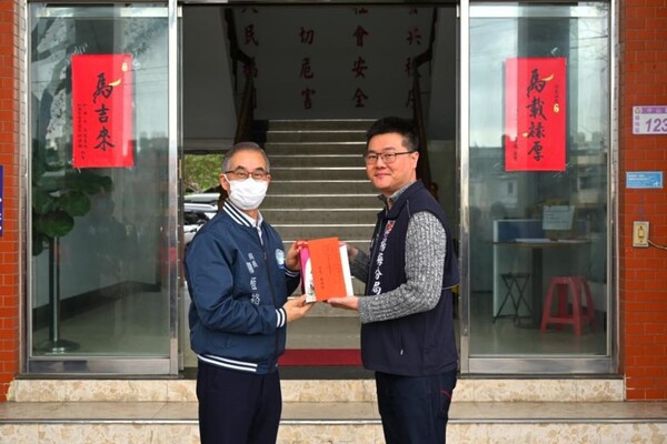 楊梅分局屢破詐欺與毒品案 警察局長親頒慰問金嘉勉有功員警 5 f 29354677 1