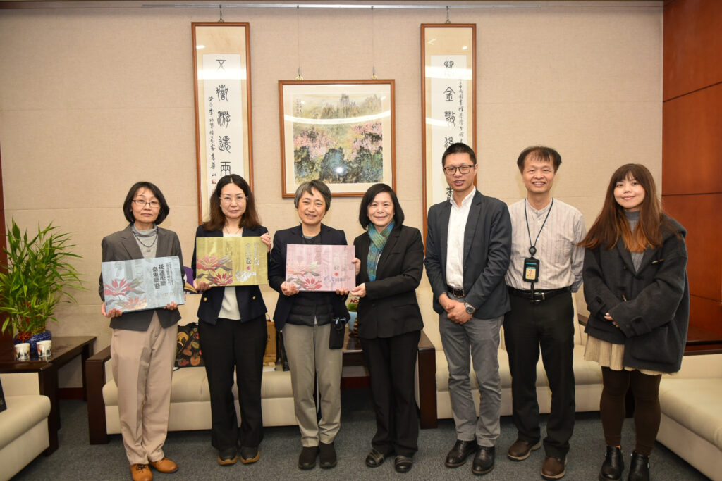 %E6%85%B6%E6%87%89%E5%A4%A7%E5%AD%B8%E5%8F%83%E8%A8%AA%E5%9C%98%E5%B7%A6%E8%B5%B7%E4%BD%90%E8%97%A4%E5%8F%8B%E9%87%8C%E6%81%B5%E4%B8%BB%E4%BB%BB%E9%81%A0%E8%97%A4%E6%B3%89%E7%A0%94%E7%A9%B6%E5%93%A1%E4%BF%9D%E5%9D%82%E7%9D%A6%E4%BA%8B%E5%8B%99%E9%95%B7%E8%88%87%E5%9C%8B%E8%87%BA%E5%9C%96%E6%9B%B9%E7%BF%A0 1024x683 1