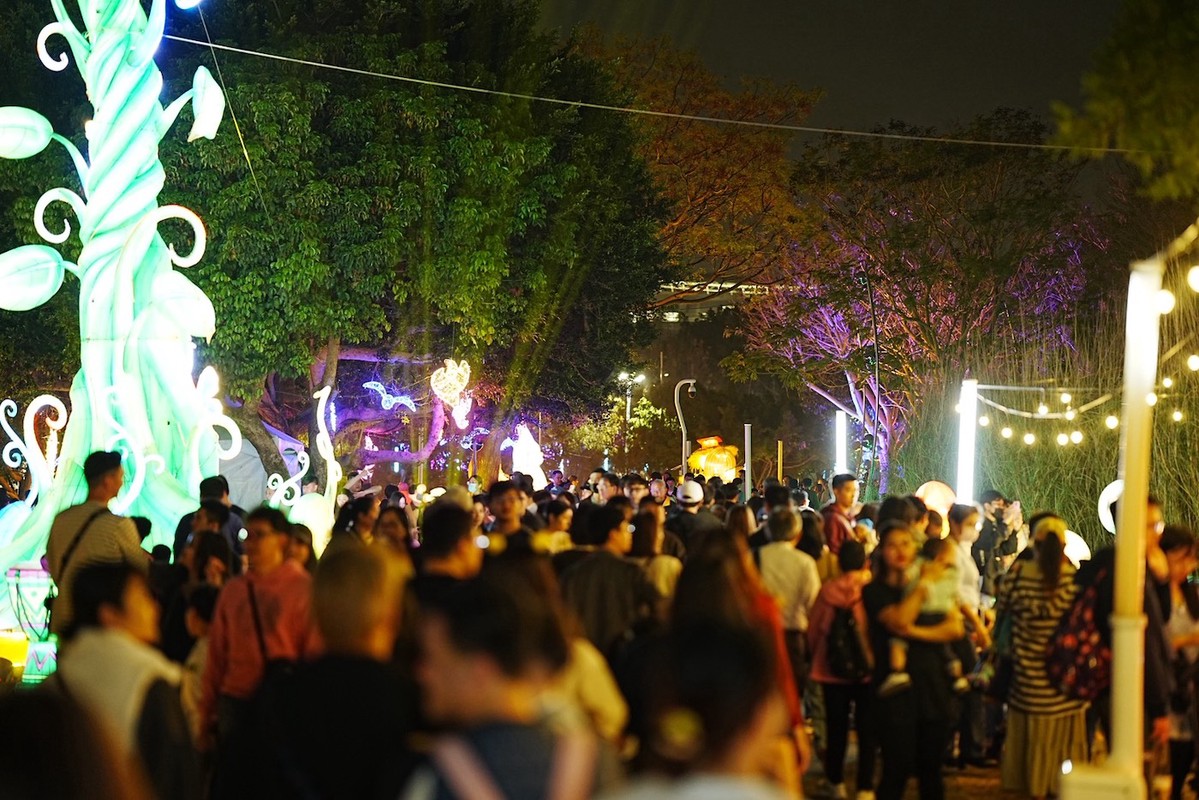 fb6dd26a e54a 4000 b2b8 eae85fa6f559