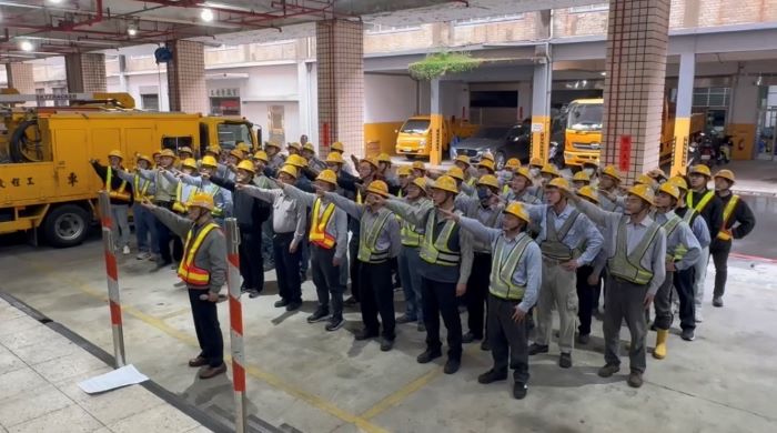 《圖說》北西區處電務副處長王春守率領同仁宣誓穩定供電的決心，全面啟動防範外力停電事故的整備工作。（台電北西區處提供）