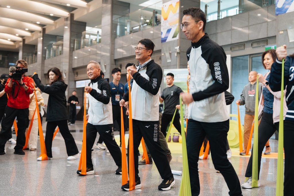 %E5%BD%88%E5%8A%9B%E5%B8%B6%E4%BA%92%E5%8B%95%E9%AB%94%E9%A9%97%E9%80%8F%E9%81%8E%E5%BD%88%E5%8A%9B%E5%B8%B6%E7%9A%84%E5%9B%9E%E5%BD%88%E7%89%B9%E6%80%A7%E5%8F%83%E8%88%87%E8%80%85%E8%83%BD%E5%8D%B3%E6%99%82%E6%84%9F%E5%8F%97%E5%87%BA%E5%8A%9B%E8%88%87%E6%94%B6%E5%8A%9B%E7%AF%80%E5%A5%8F%E7%9A%84%E8%AE%8A%E5%8C%96 1024x683 1 1