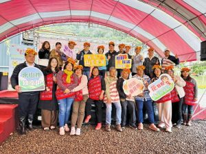 11%E5%AE%98%E7%B6%B2 %E5%90%84%E7%95%8C%E4%BB%A3%E8%A1%A8%E6%94%9C%E6%89%8B%E5%88%B0%E5%A0%B4%E6%94%AF%E6%8C%81 Fotor 300x225 1