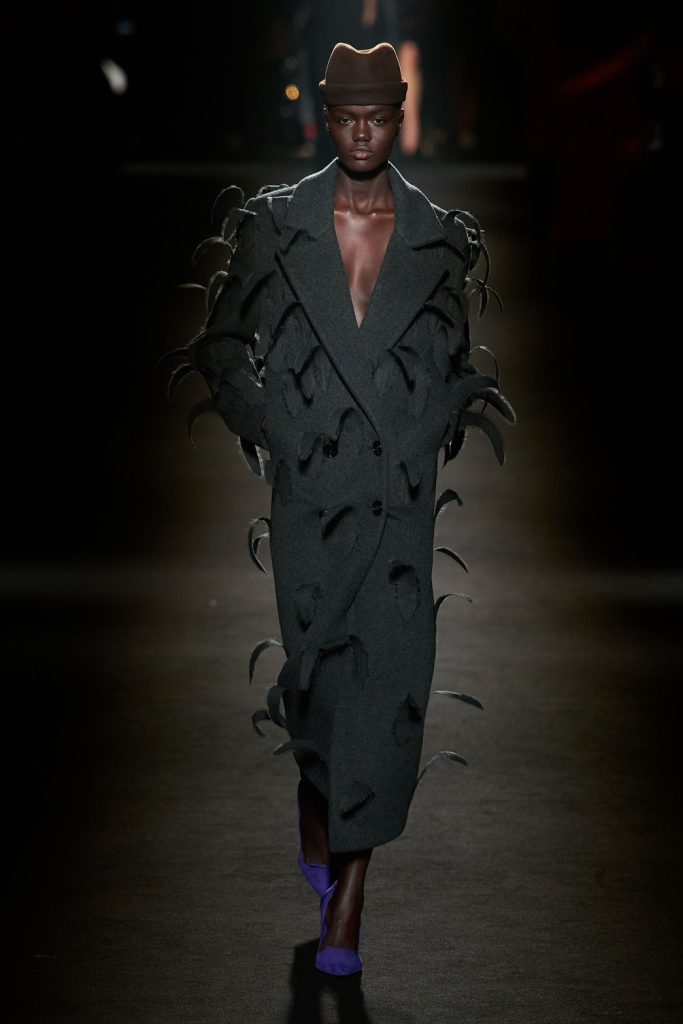 S 10182663 0 683x1024 1