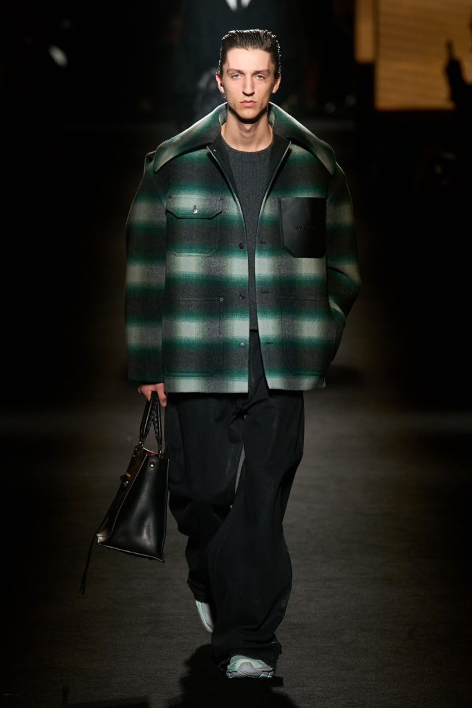 S 10182666 0 683x1024 1