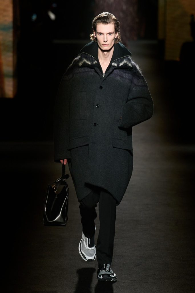 S 10182667 0 683x1024 1