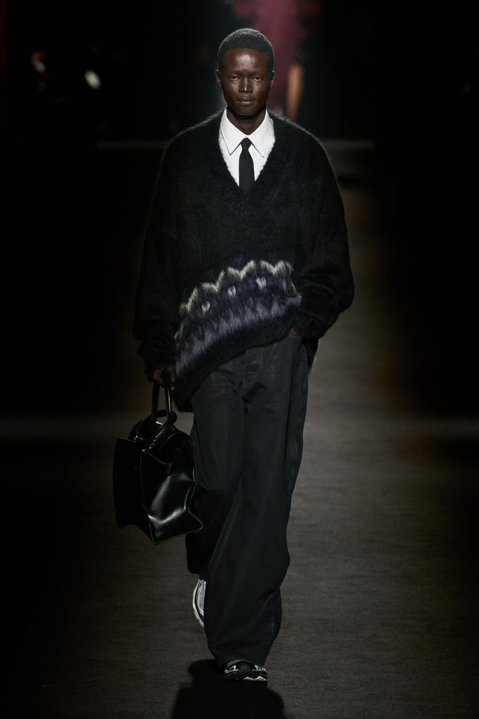 S 10182668 0 683x1024 1